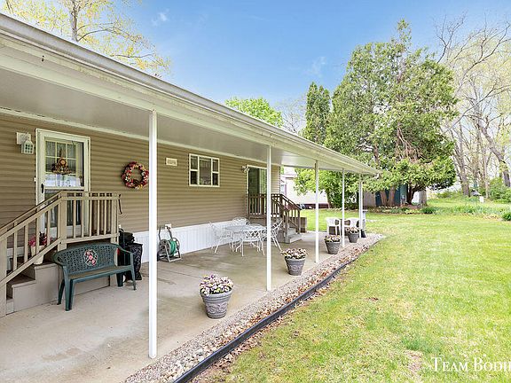 5th image of 5547 Seagull Dr NE