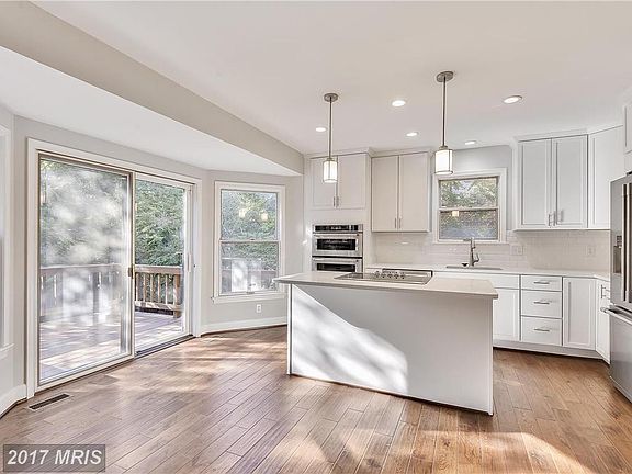 2nd image of 1458 Hampton Hill Cir