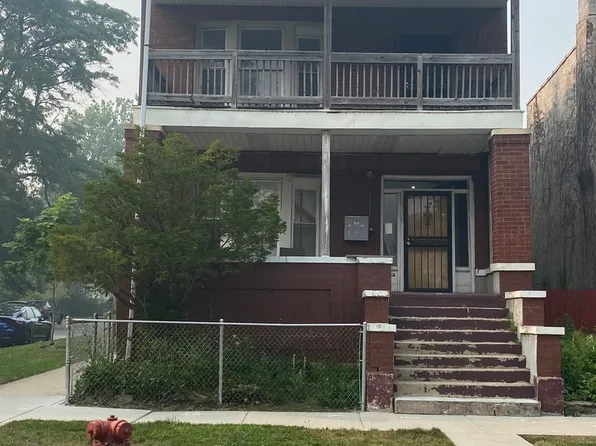 2704 E 77th St #2, Chicago, IL 60649