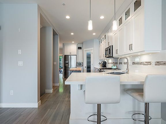 4th image of 10480 248th St #48