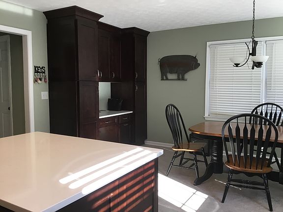 3rd image of 3020 Sandy Creek Ct