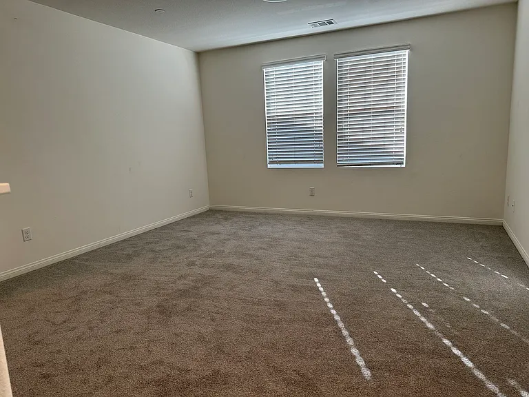 732 Huron Dr — Photo 15