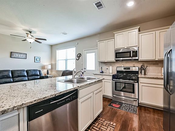 4th image of 6522 Stoney Creek Dr