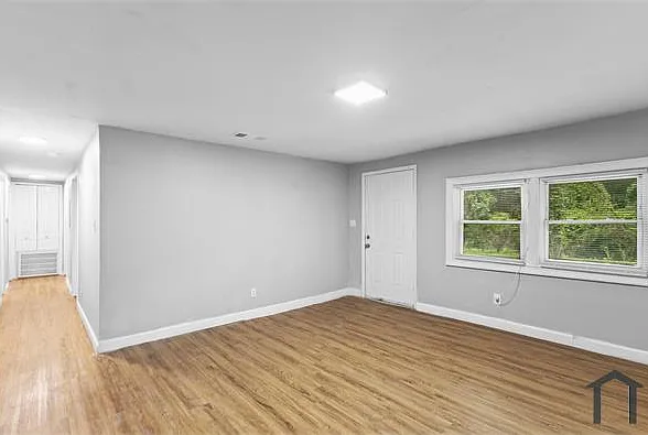 3846 Log Cabin Dr — Photo 12