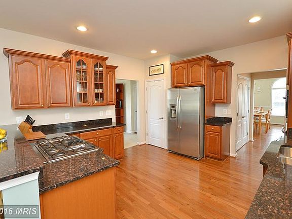 Gourmet Kitchen with Breakfast Bar