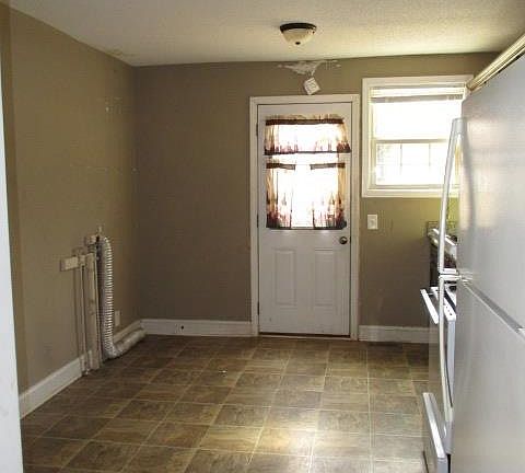 2nd image of 46 Chestnut Dr