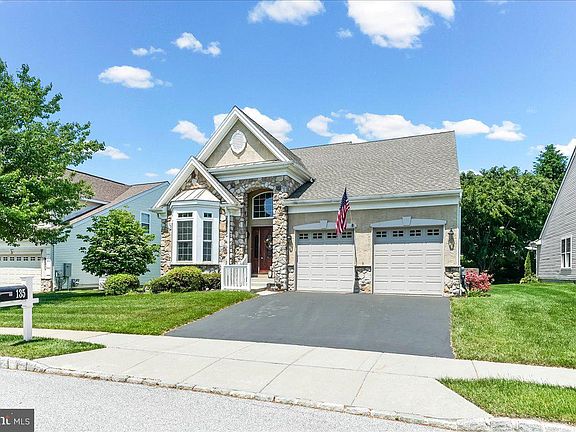 3rd image of 135 Reynolds Ln