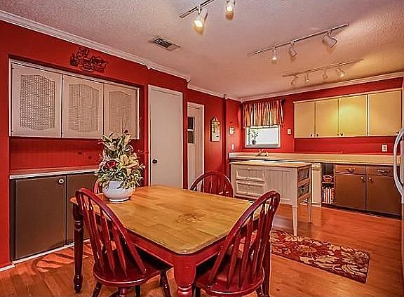4th image of 219 Centennial Dr