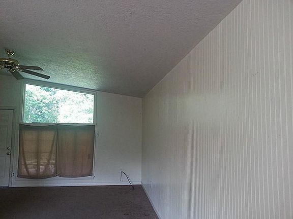 5th image of 118 N Holly Dr