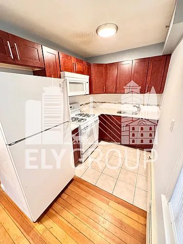 110 Fayette St #2 Photo 1