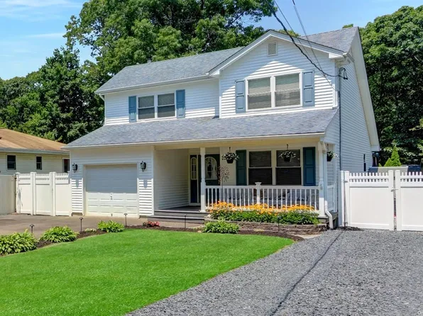 35A Champlin Street, Lake Ronkonkoma, NY 11779