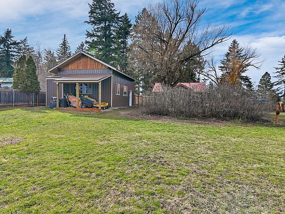 5th image of 525 Maple Dr