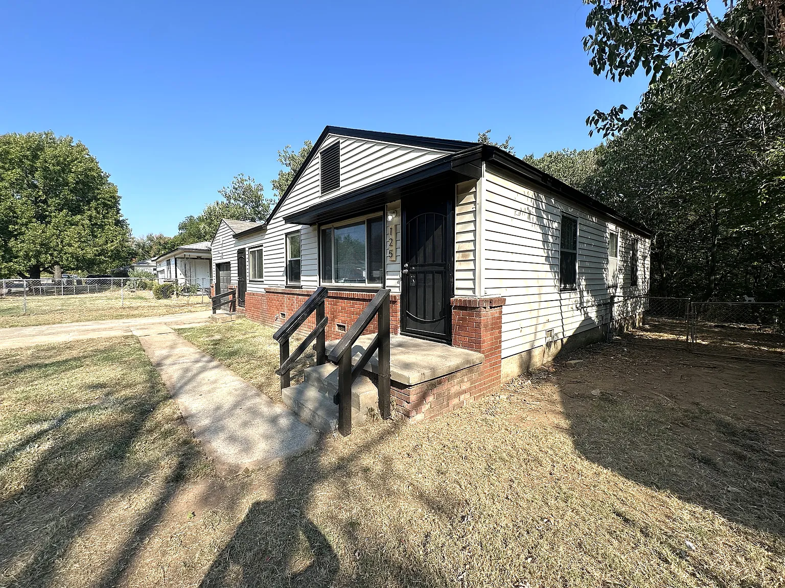 4 bed, 994 sqft, $1,250 — Photo 3