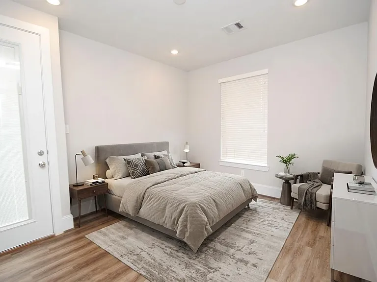 1270 N Post Oak Rd #A — Photo 13