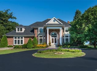 6190 Old Lake Shore Rd, Lake View, NY 14085