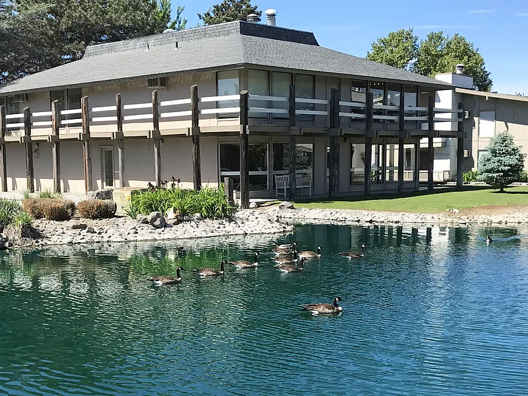 Exterior Lakeside Apartments in Kennewick, WA