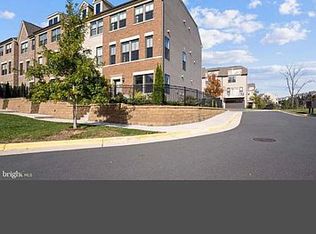 6153 Carey Park Ln, Falls Church, VA 22041