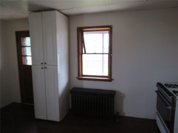 5th image of 1115 Karl Ave