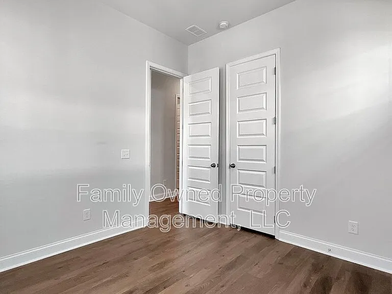 420 W Respite Ln — Photo 7