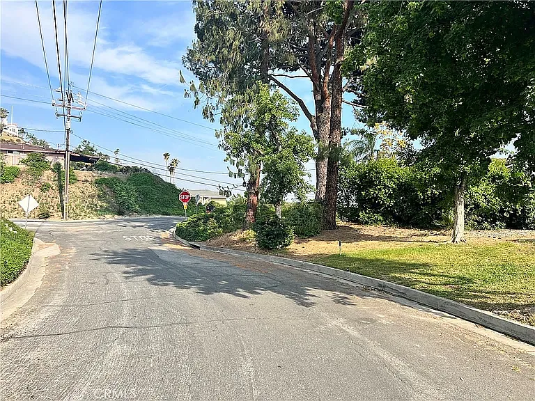 Building Photo - 4750 Mariposa Dr