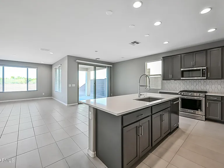 7144 W Coles Rd — Photo 4