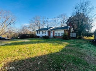 508 Scenic Dr, Clinton, TN 37716