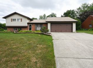 5711 Edgepark Dr, Brookpark, OH 44142