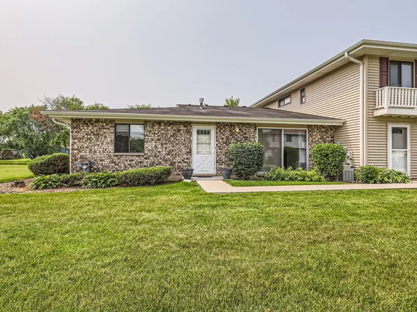 117 Cotuit Ct #117, Schaumburg, IL 60193