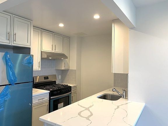 4th image of 46-02 70th St #4G