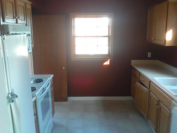 4th image of 1120 Acorn Dr