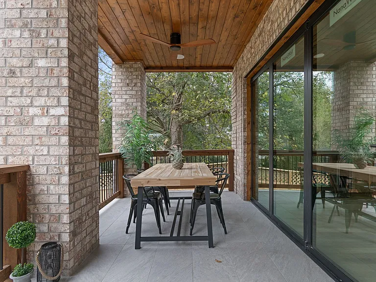 1240 Kenmore Pl — Photo 28