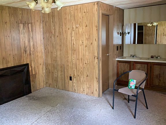 3rd image of 273 Brookins Ln