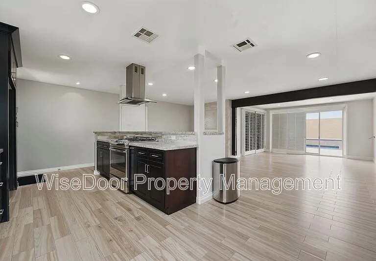 387 E Nubia St — Photo 34
