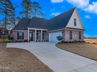 837 Walstonburg Ln, Benton, LA 71006