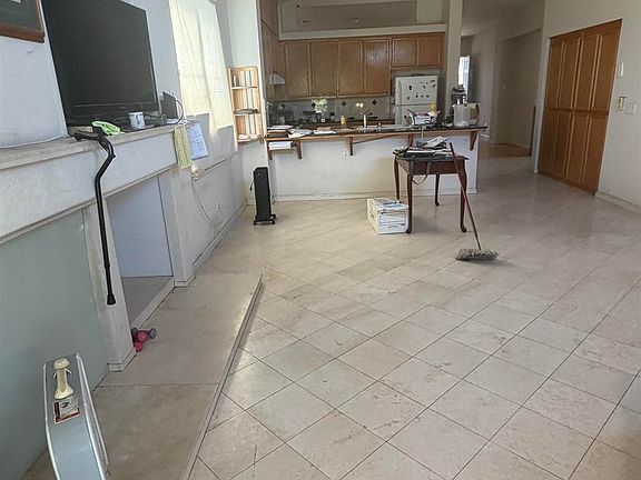 5th image of 2429 Johns Way