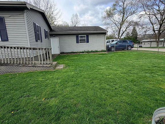 3rd image of 1413 Laurabelle Dr