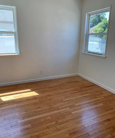 1331 W Adams Blvd — Photo 4