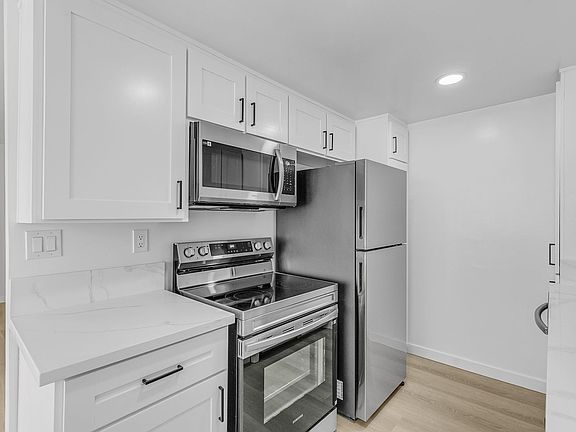 5th image of 1142-1148 9th St #8