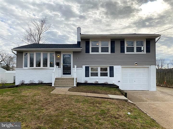 1st image of 214 Hendrickson Ave