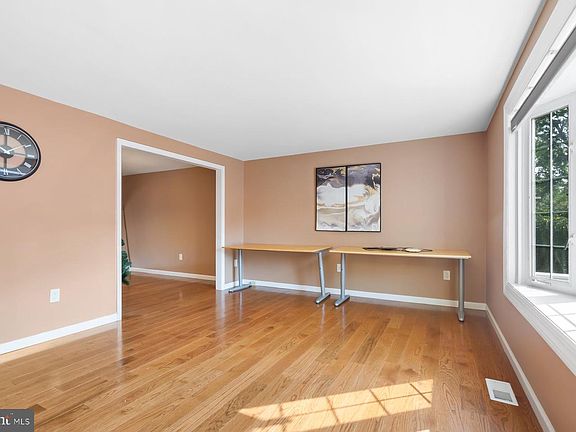 4th image of 606 Prospect Ave