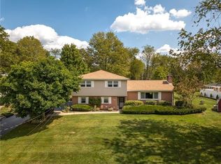 19 Saint Andrews Dr, Beaver Falls, PA 15010