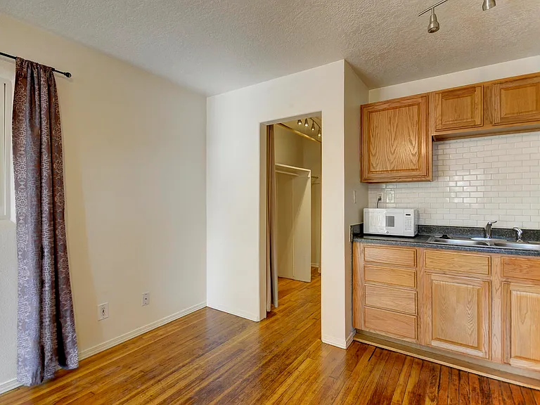 306 Stanford Dr SE #A — Photo 10