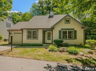 4 Bittersweet Dr #4, East Lyme, CT 06333