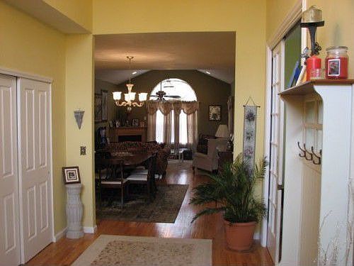 2nd image of 33 Acorn Ct