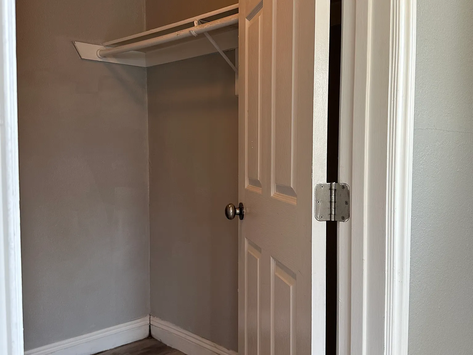 2 bed, 751 sqft, $2,200 — Photo 3