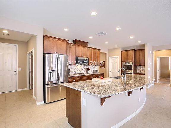 4th image of 10426 Hemingway Ct