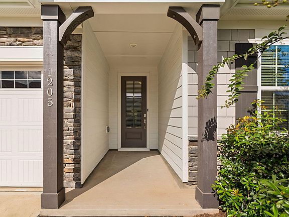 2nd image of 1205 Ballerina Ln