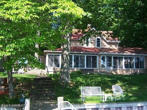 3rd image of 361 S Gull Lake Dr
