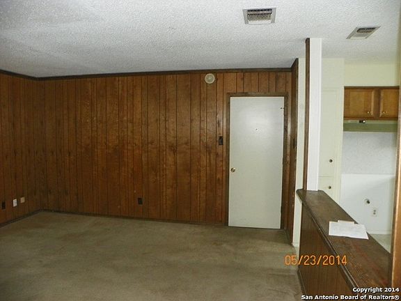 4th image of 542 Maddux Dr