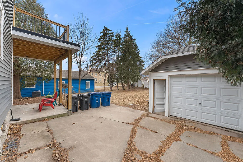 1707 Jefferson St - A- Up... — Photo 4